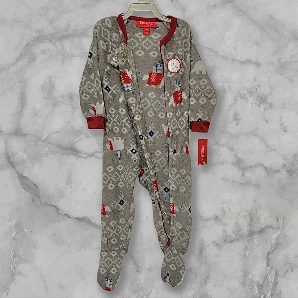 Macy's‎ Holiday Winter Fleece Baby/Toddler Footed Pajama. NWT.